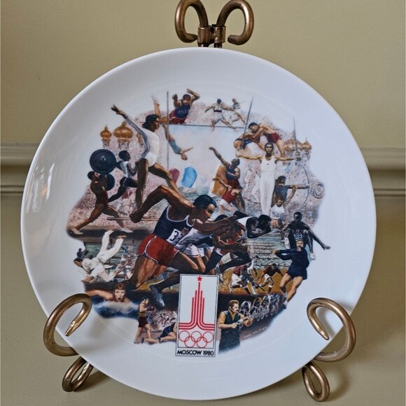 NEW 1980 Official Summer Olympics Moscow Plate | Certificate of Authorization - Picture 1 of 4